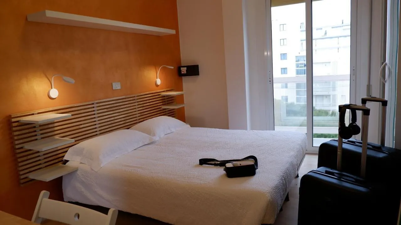 Hotel Venezuela Lido di Jesolo 3*,
